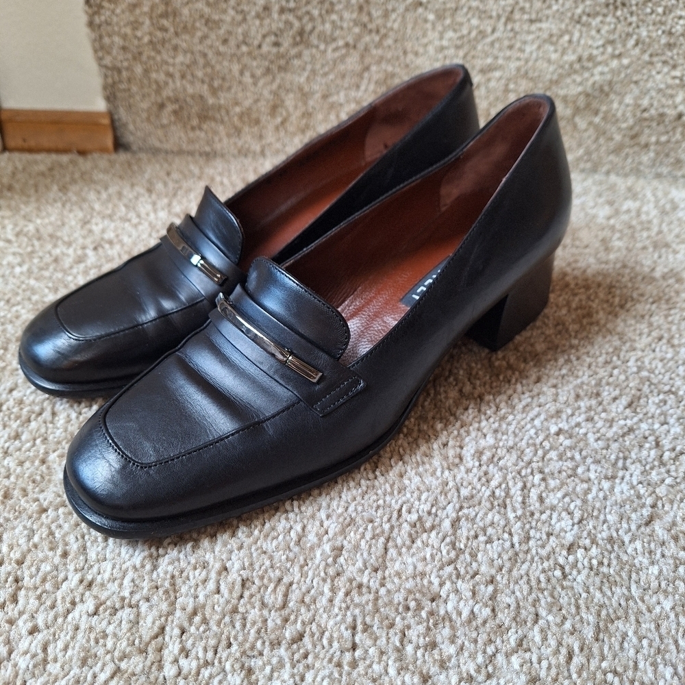 Vintage Bally Womens Black Heeled Loafers. Size 5